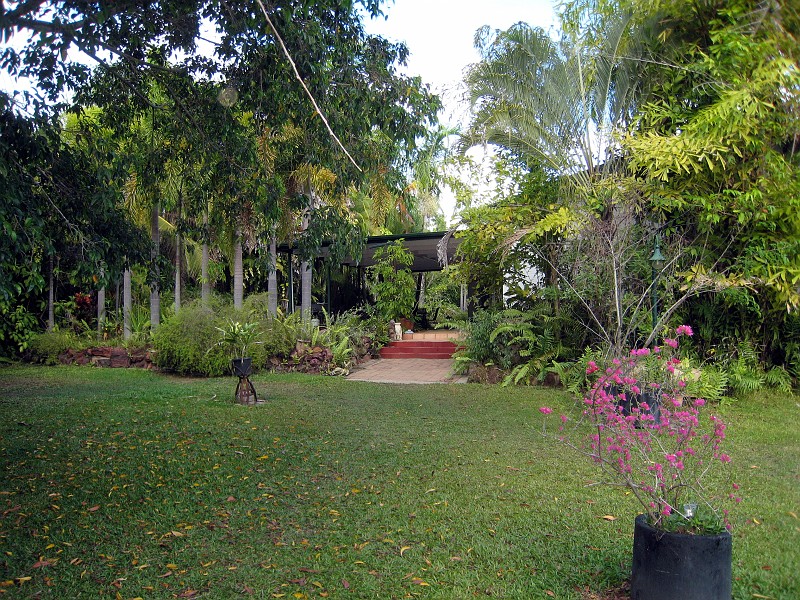 2009-11-06 22-00-35.jpg - "Mango Meadows", unsere erste Unterkunft: in Humpty Doo bei Darwin